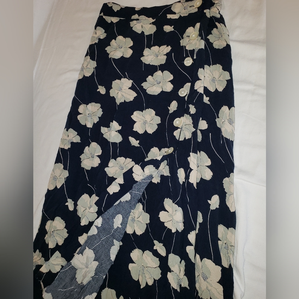 Woman's Plus Floral Navy and White Skirt